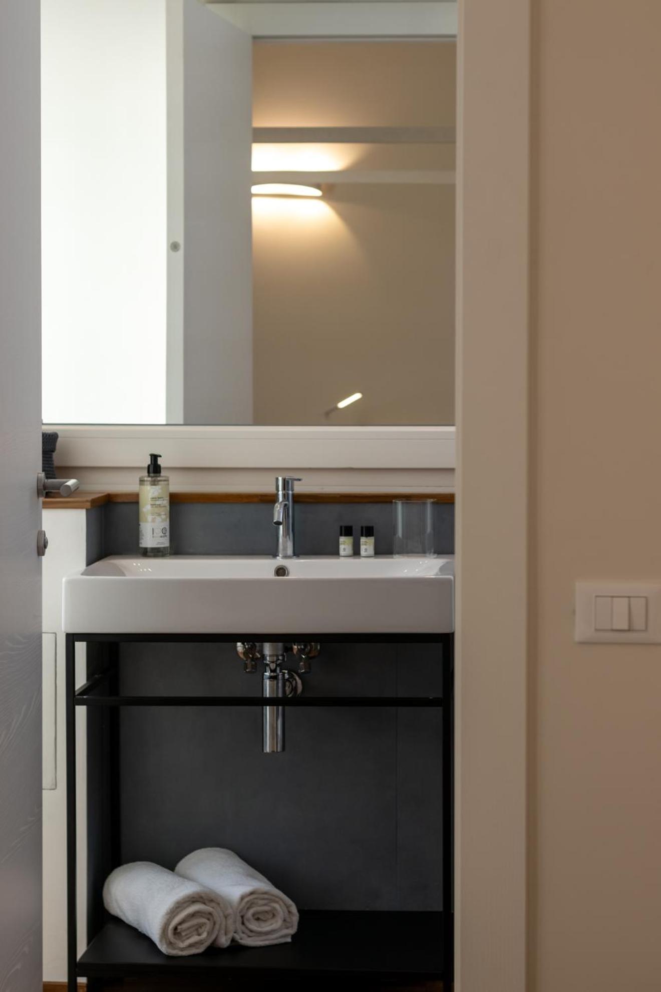 Il Faro Luxury Rooms & Lounge La Spezia Esterno foto